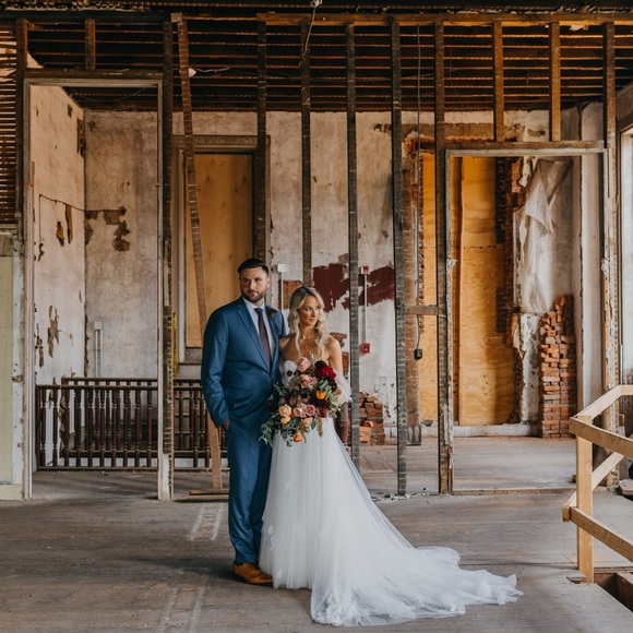 Grace Loves Lace: Star Gown
Bust:32A
Detachable draped tulle armbands - Picture 7 of 15